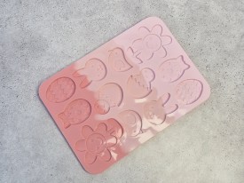Molde silicona tricolor rosa 12 huevito flor